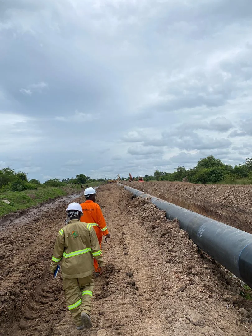 Vision Logistics team supervising oil and gas pipeline laying operations